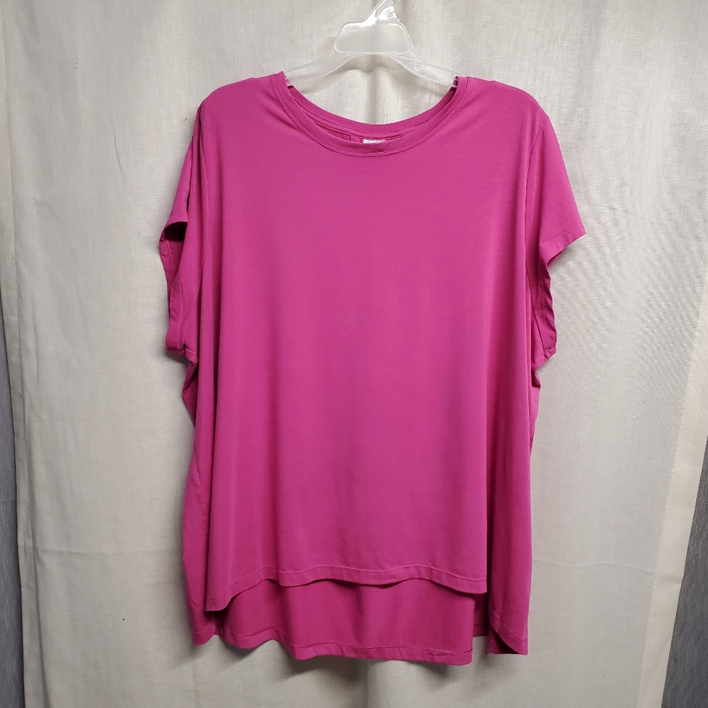 Athleta Vibrant Pink Short Sleeve Top